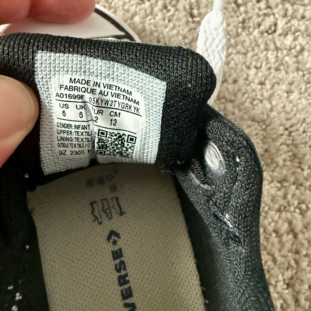 Converse Chuck Taylor All Star Toddler Black Low Top Sneakers Size 6T - Picture 5 of 5